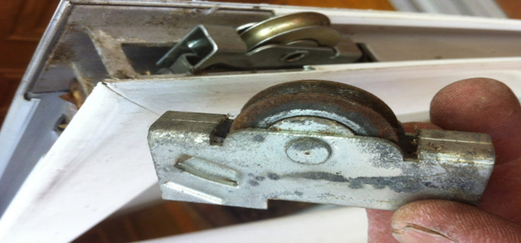 screen door roller repair in Exeter